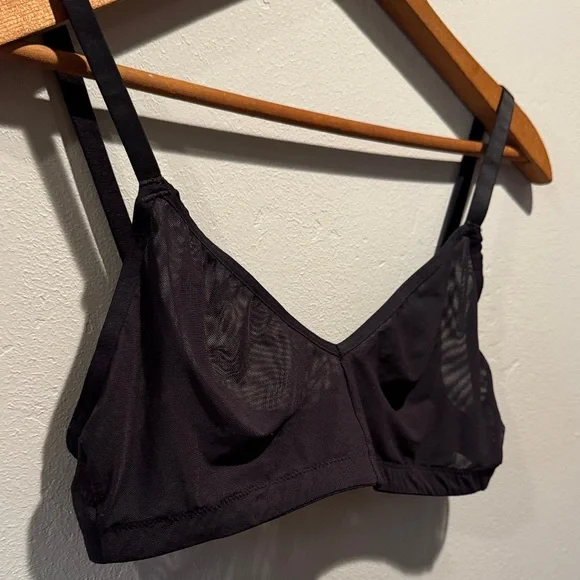 Smoothiez by Aerie Black Mesh Sheer See Through Unlined Wireless Bralette Bra - Picture 3 of 9